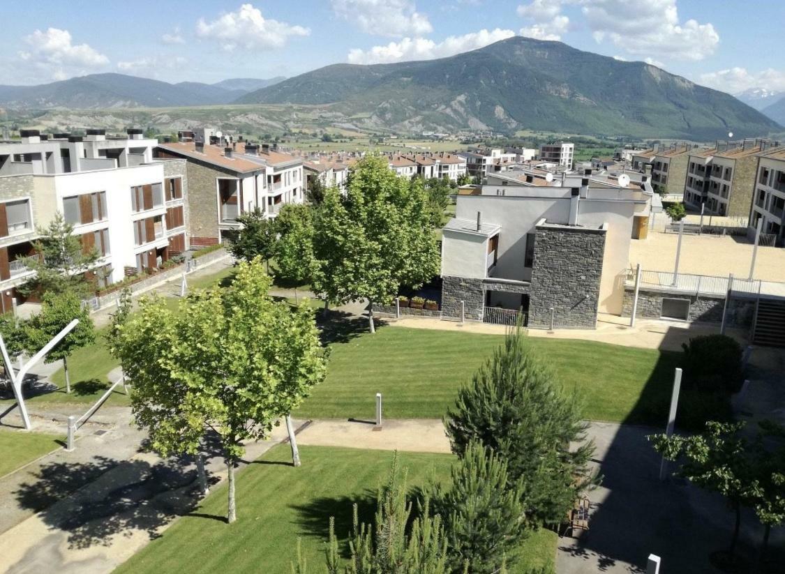 Apartament Deluxe Pirineos Sabiñánigo Zewnętrze zdjęcie