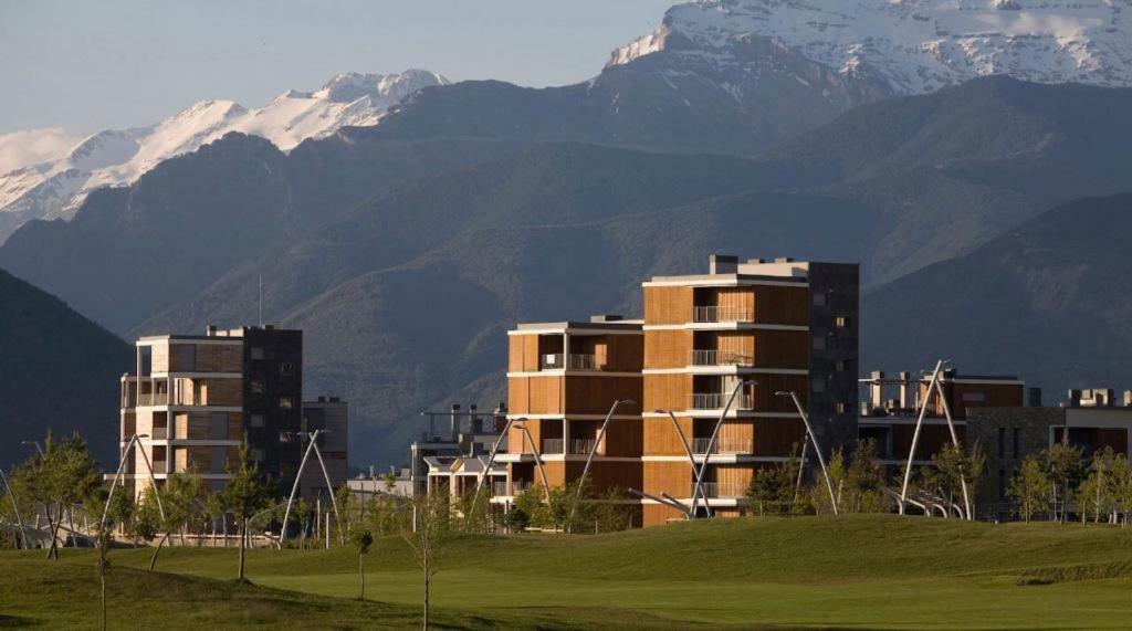 Apartament Deluxe Pirineos Sabiñánigo Zewnętrze zdjęcie